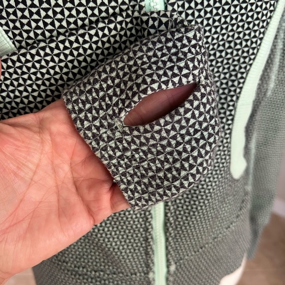 Lululemon Scuba Hoodie Size 4 - Picture 4 of 7
